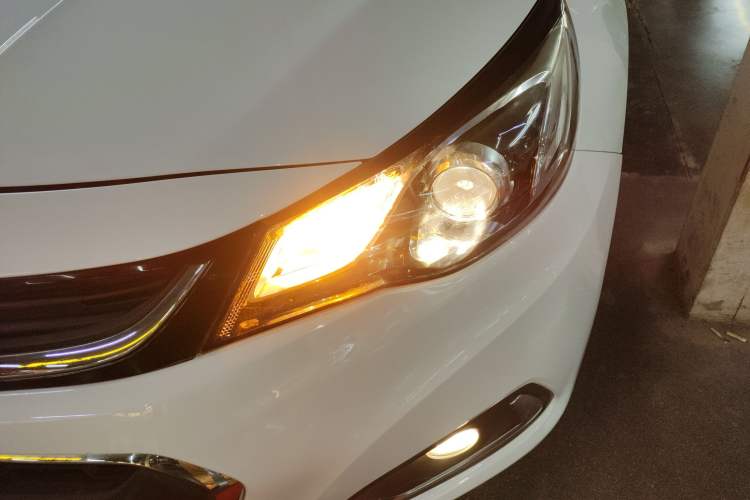 Used Chevrolet Malibu 2018 530T Automatic Fashion Edition Left Front Headlight
