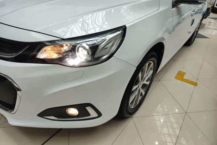 Used Chevrolet Malibu 2018 530T Automatic Luxury Edition Left Front Headlight