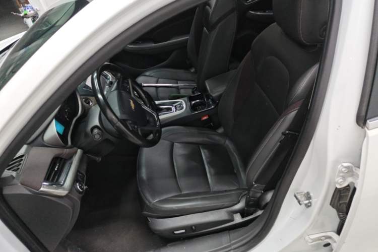 Used Chevrolet Malibu 2018 530T Automatic Luxury Edition Left Front Seat