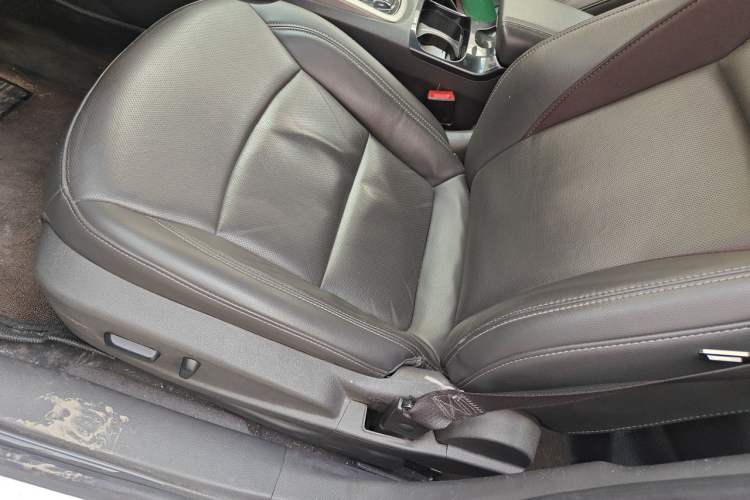 Used Chevrolet Malibu 2018 530T Automatic Luxury Edition Left Front Seat
