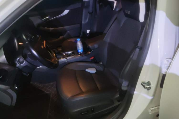 Used Chevrolet Malibu 2018 530T Automatic Luxury Edition Left Front Seat