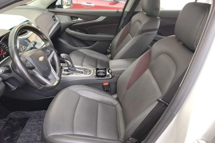 Used Chevrolet Malibu 2018 530T Automatic Luxury Edition Left Front Seat