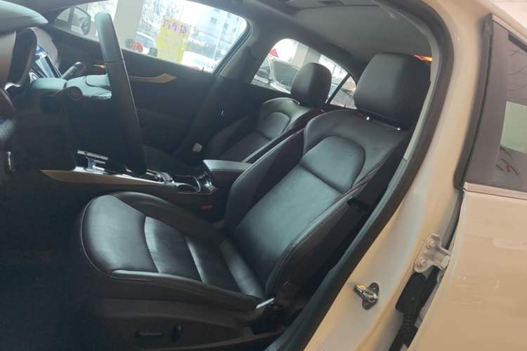 Used Chevrolet Malibu 2018 530T Automatic Luxury Edition Left Front Seat