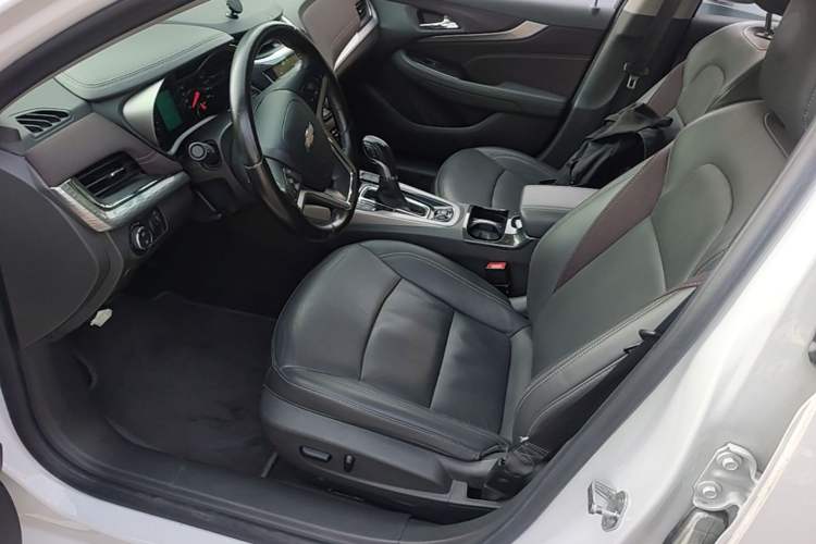 Used Chevrolet Malibu 2018 530T Automatic Luxury Edition Left Front Seat