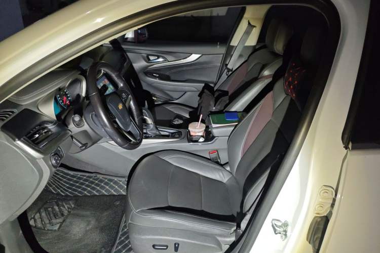 Used Chevrolet Malibu 2018 530T Automatic Luxury Edition Left Front Seat
