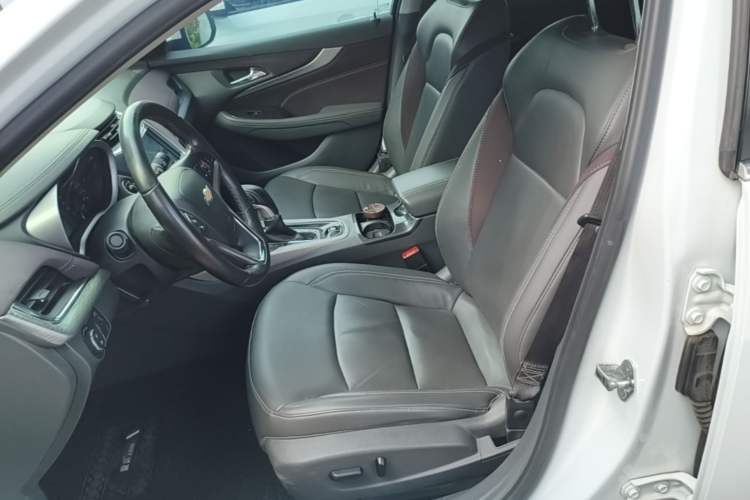 Used Chevrolet Malibu 2018 530T Automatic Luxury Edition Left Front Seat