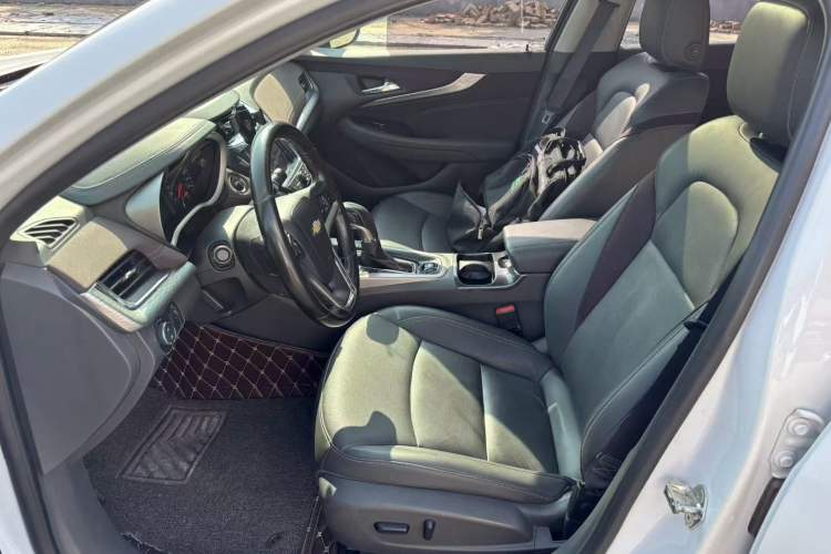 Used Chevrolet Malibu 2018 530T Automatic Luxury Edition Left Front Seat