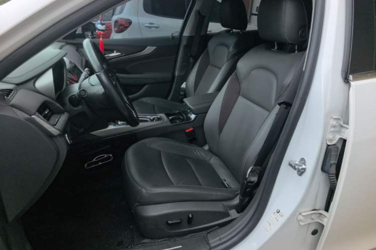 Used Chevrolet Malibu 2018 530T Automatic Luxury Edition Left Front Seat