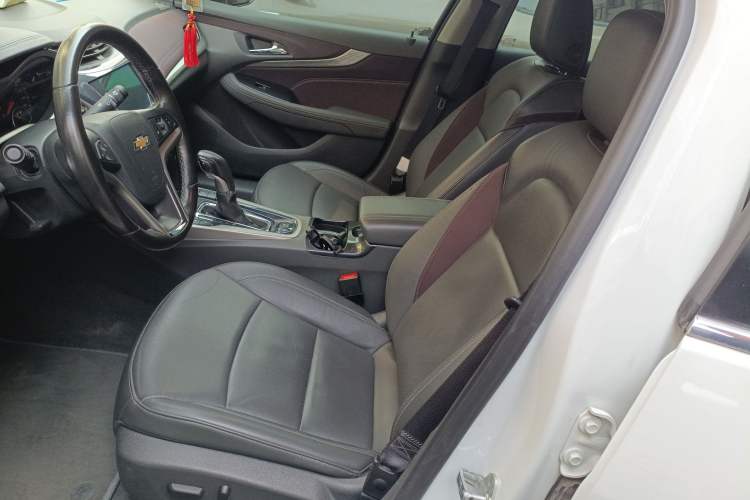 Used Chevrolet Malibu 2018 530T Automatic Luxury Edition Left Front Seat