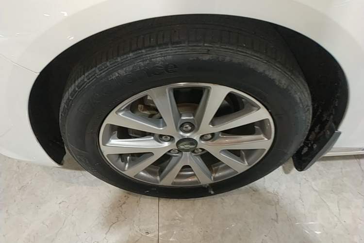 Used Chevrolet Malibu 2018 530T Automatic Luxury Edition Left Front Wheel Hub