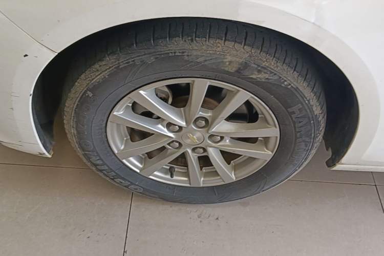 Used Chevrolet Malibu 2018 530T Automatic Fashion Edition Left Front Wheel Hub