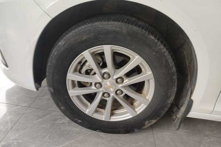 Used Chevrolet Malibu 2018 530T Automatic Fashion Edition Left Front Wheel Hub