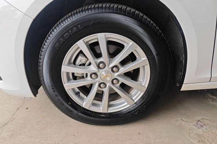 Used Chevrolet Malibu 2018 530T Automatic Fashion Edition Left Front Wheel Hub