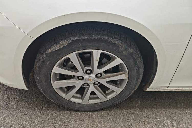 Used Chevrolet Malibu 2018 530T Automatic Luxury Edition Left Front Wheel Hub