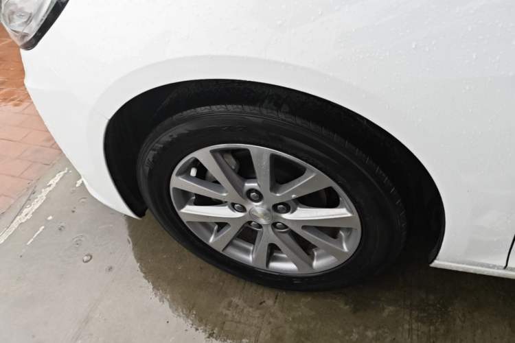 Used Chevrolet Malibu 2018 530T Automatic Luxury Edition Left Front Wheel Hub