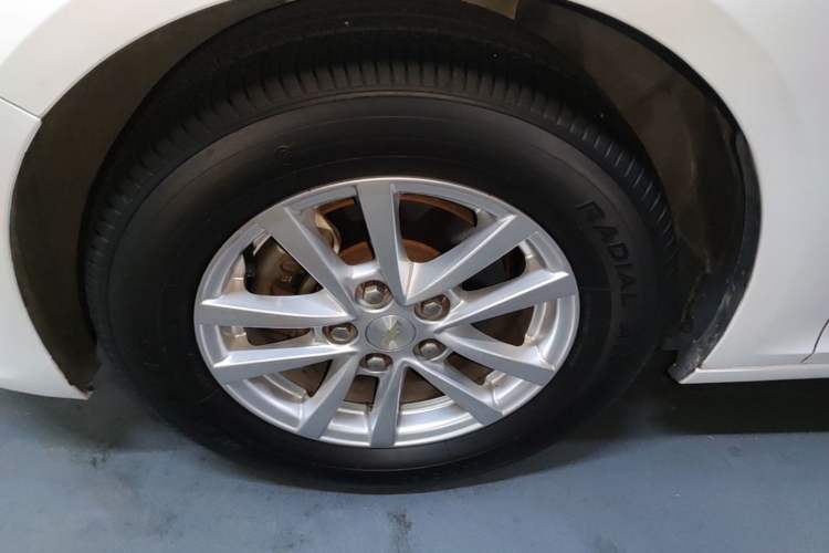 Used Chevrolet Malibu 2018 530T Automatic Fashion Edition Left Front Wheel Hub