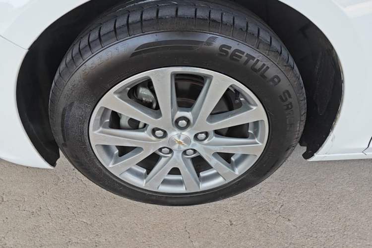 Used Chevrolet Malibu 2018 530T Automatic Luxury Edition Left Front Wheel Hub