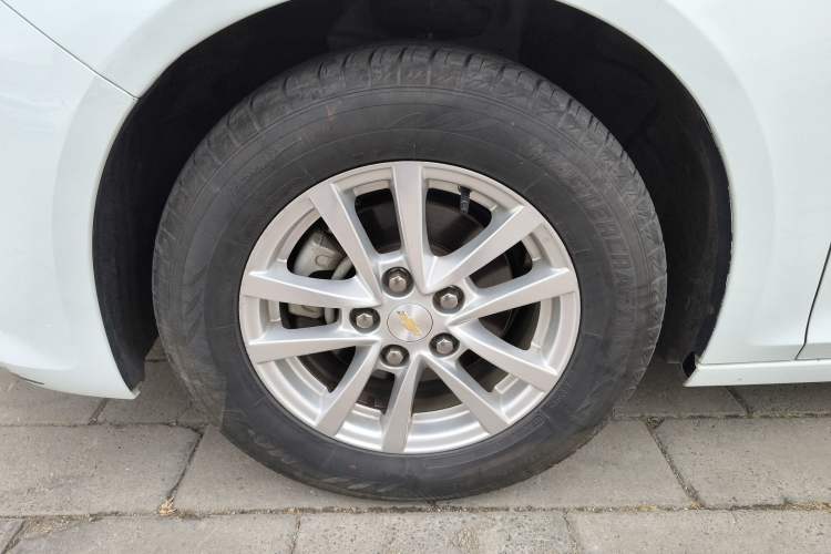 Used Chevrolet Malibu 2018 530T Automatic Fashion Edition Left Front Wheel Hub