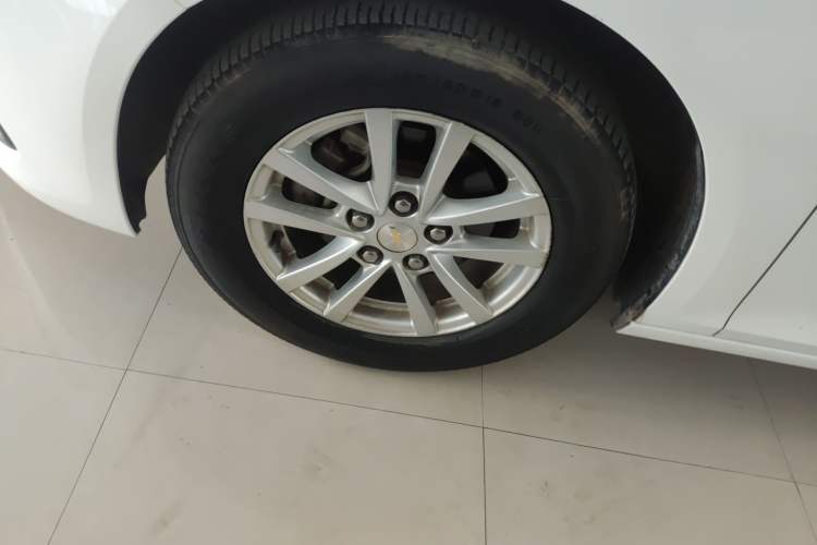 Used Chevrolet Malibu 2018 530T Automatic Fashion Edition Left Front Wheel Hub