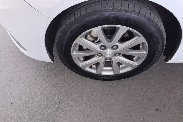 Used Chevrolet Malibu 2018 530T Automatic Luxury Edition Left Front Wheel Hub