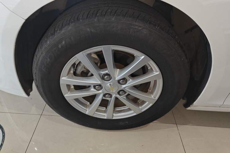 Used Chevrolet Malibu 2018 530T Automatic Fashion Edition Left Front Wheel Hub