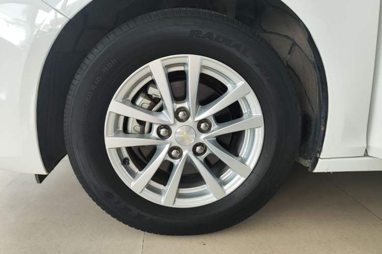 Used Chevrolet Malibu 2018 530T Automatic Fashion Edition Left Front Wheel Hub