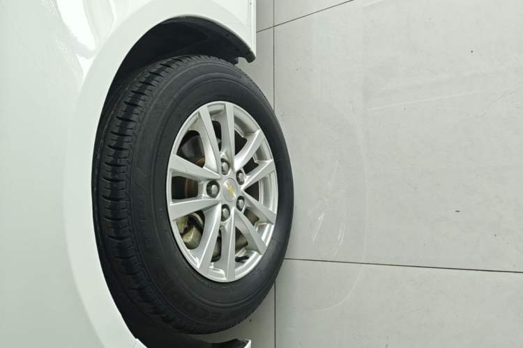 Used Chevrolet Malibu 2018 530T Automatic Fashion Edition Left Front Wheel Hub