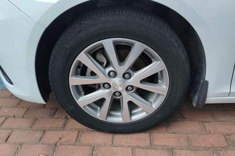 Used Chevrolet Malibu 2018 530T Automatic Luxury Edition Left Front Wheel Hub