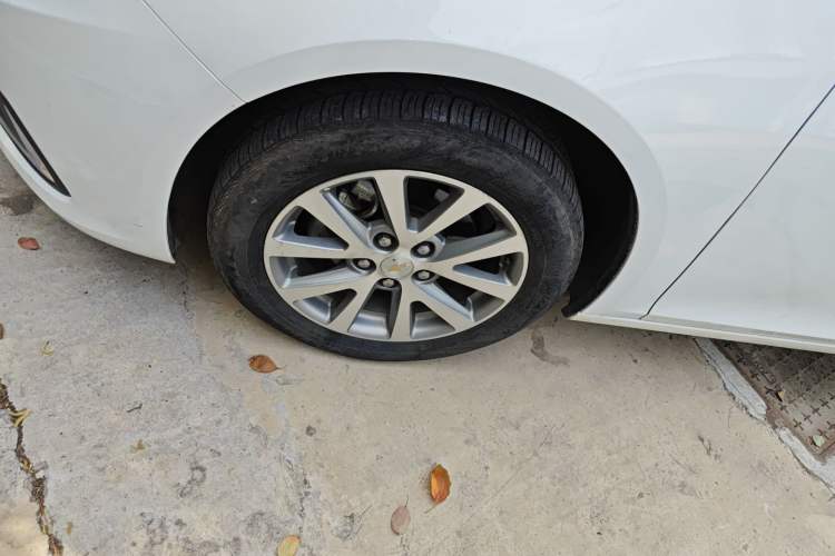 Used Chevrolet Malibu 2018 530T Automatic Luxury Edition Left Front Wheel Hub