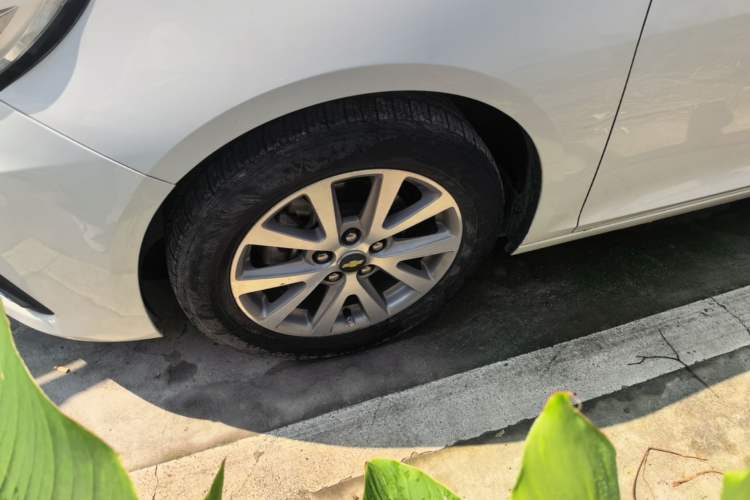 Used Chevrolet Malibu 2018 530T Automatic Luxury Edition Left Front Wheel Hub