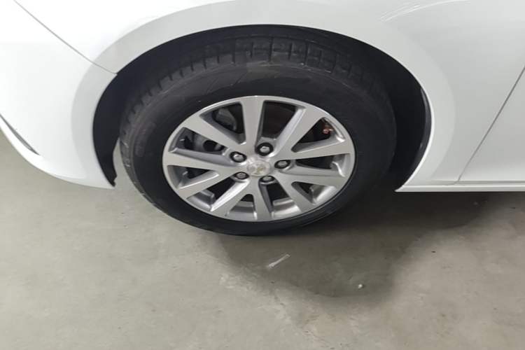 Used Chevrolet Malibu 2018 530T Automatic Luxury Edition Left Front Wheel Hub