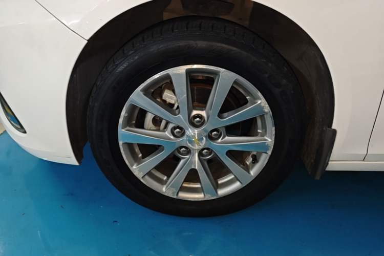 Used Chevrolet Malibu 2018 530T Automatic Luxury Edition Left Front Wheel Hub