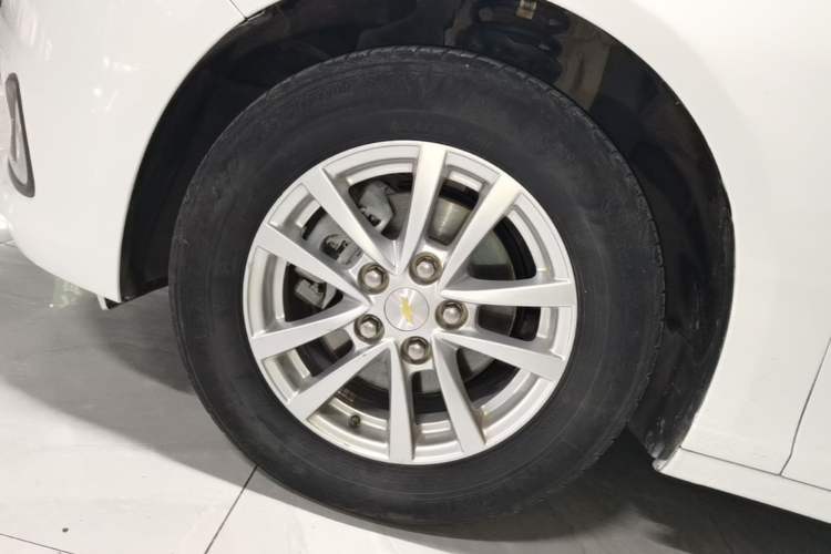 Used Chevrolet Malibu 2018 530T Automatic Fashion Edition Left Front Wheel Hub