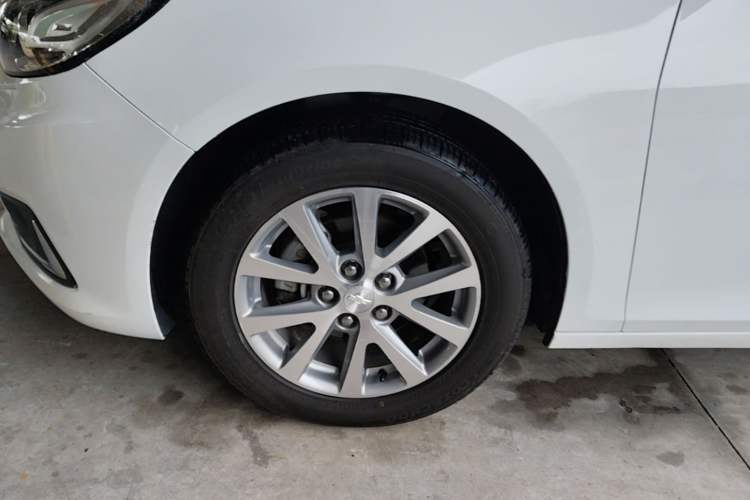 Used Chevrolet Malibu 2018 530T Automatic Luxury Edition Left Front Wheel Hub