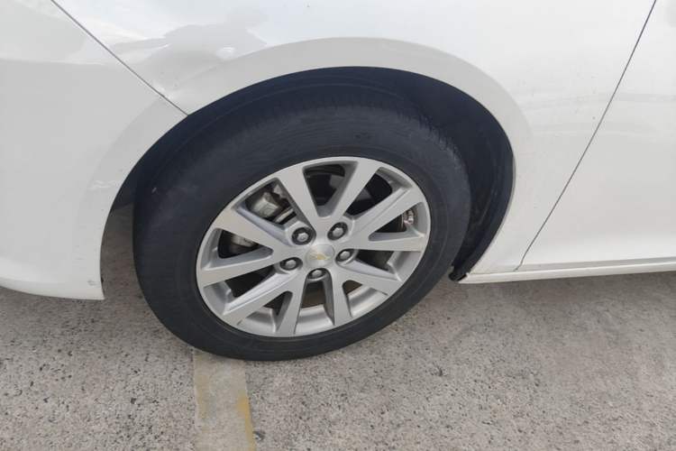 Used Chevrolet Malibu 2018 530T Automatic Luxury Edition Left Front Wheel Hub
