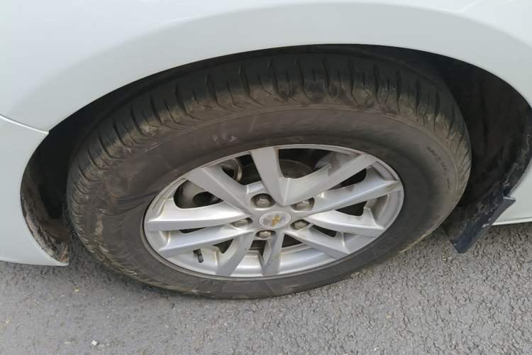 Used Chevrolet Malibu 2018 530T Automatic Comfort Edition Left Front Wheel Hub