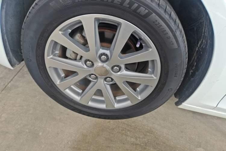 Used Chevrolet Malibu 2018 530T Automatic Luxury Edition Left Front Wheel Hub