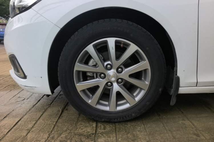 Used Chevrolet Malibu 2018 530T Automatic Luxury Edition Left Front Wheel Hub