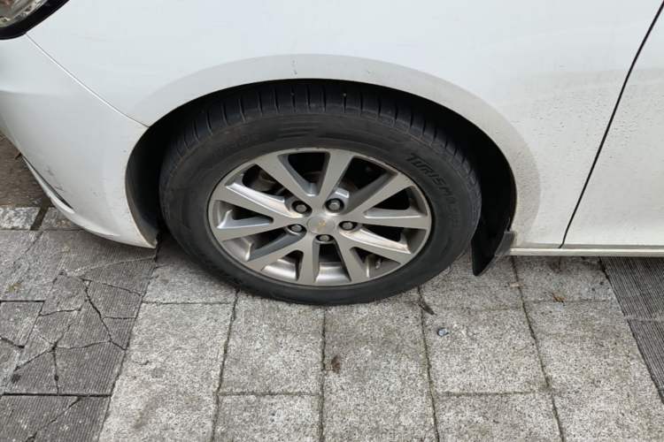 Used Chevrolet Malibu 2018 530T Automatic Luxury Edition Left Front Wheel Hub