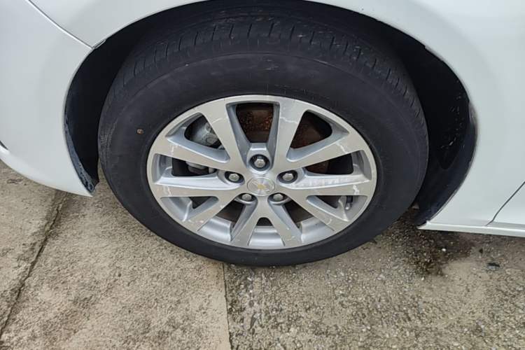 Used Chevrolet Malibu 2018 530T Automatic Luxury Edition Left Front Wheel Hub