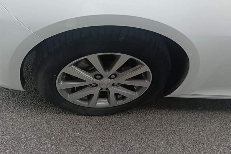 Used Chevrolet Malibu 2018 530T Automatic Luxury Edition Left Front Wheel Hub