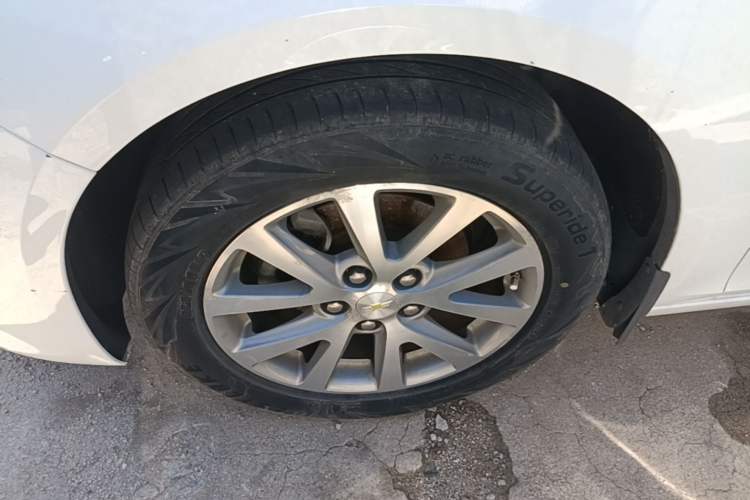 Used Chevrolet Malibu 2018 530T Automatic Luxury Edition Left Front Wheel Hub
