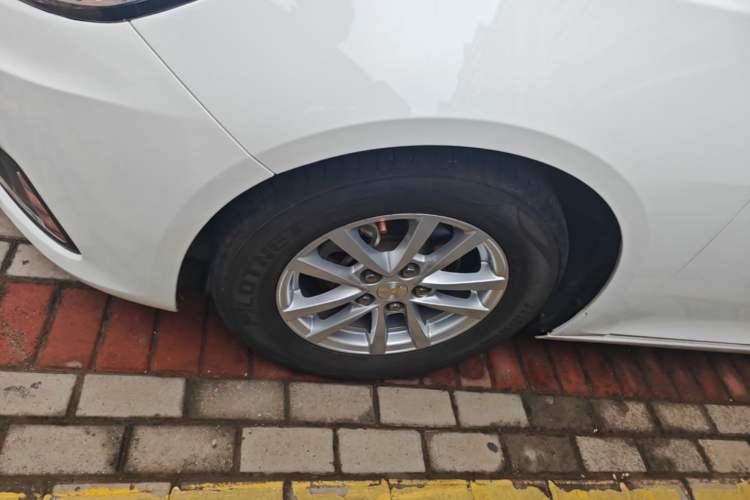 Used Chevrolet Malibu 2018 530T Automatic Fashion Edition Left Front Wheel Hub