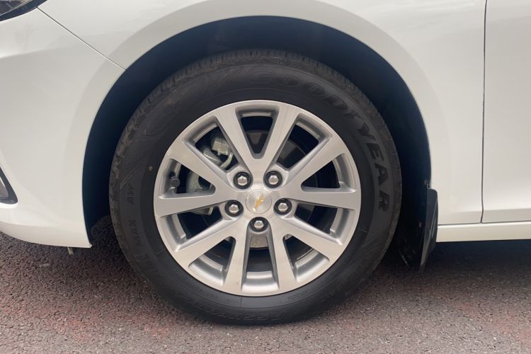 Used Chevrolet Malibu 2018 530T Automatic Luxury Edition Left Front Wheel Hub