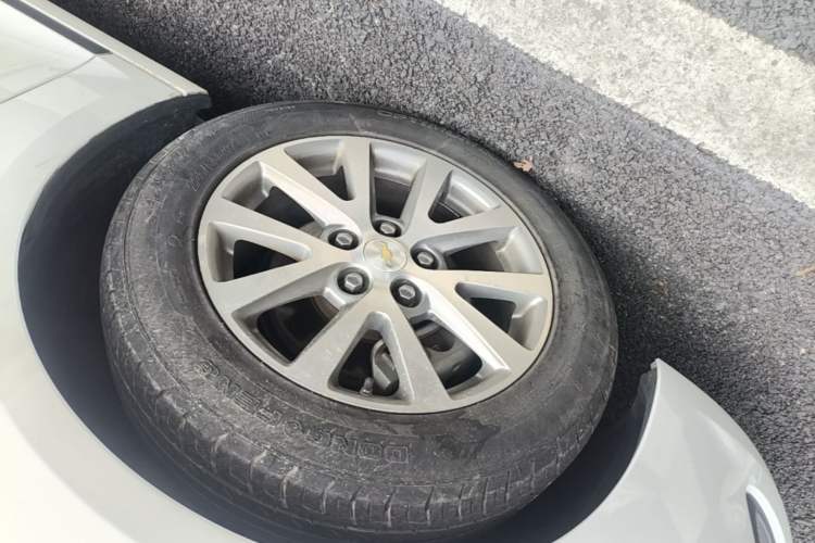Used Chevrolet Malibu 2018 530T Automatic Luxury Edition Left Front Wheel Hub