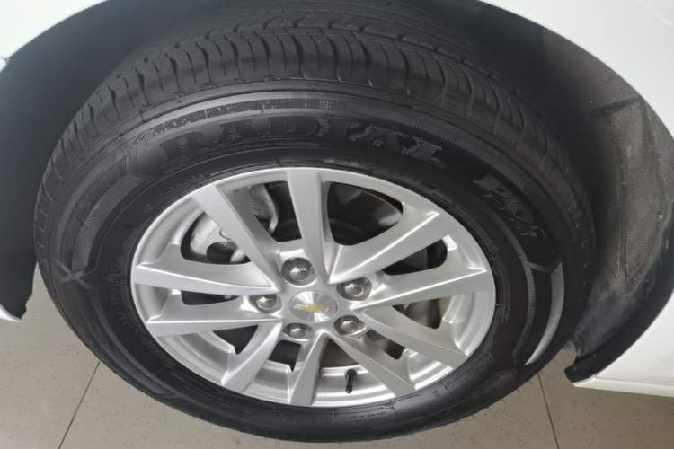 Used Chevrolet Malibu 2018 530T Automatic Comfort Edition Left Front Wheel Hub