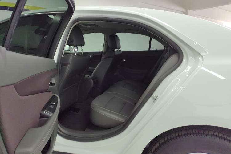 Used Chevrolet Malibu 2018 530T Automatic Fashion Edition Left Rear Seat