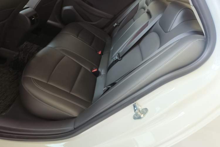 Used Chevrolet Malibu 2018 530T Automatic Fashion Edition Left Rear Seat