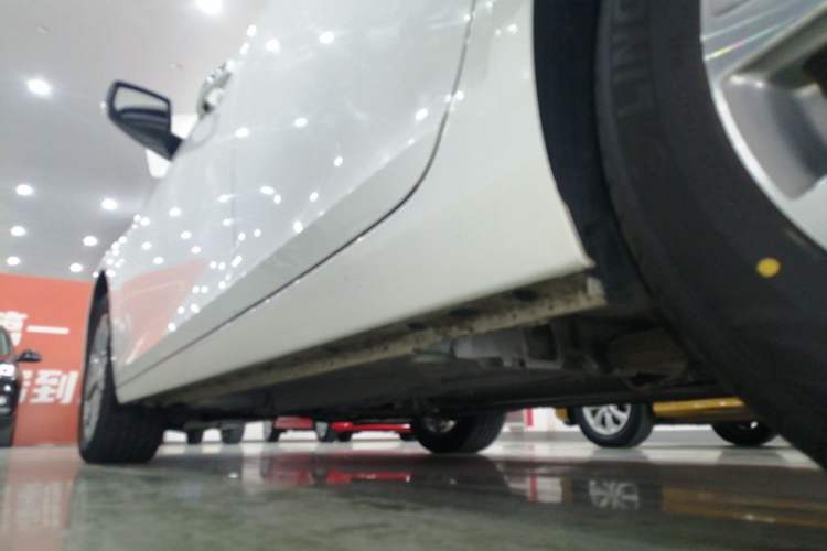 Used Chevrolet Malibu 2018 530T Automatic Luxury Edition Left Side Sill