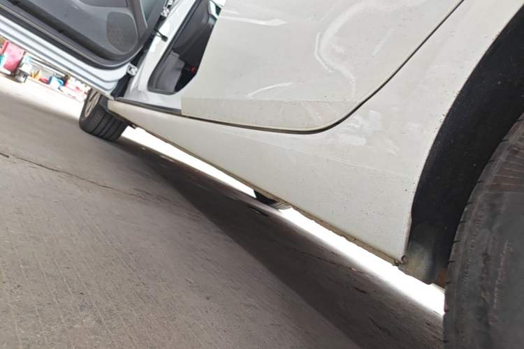 Used Chevrolet Malibu 2018 530T Automatic Luxury Edition Left Side Sill